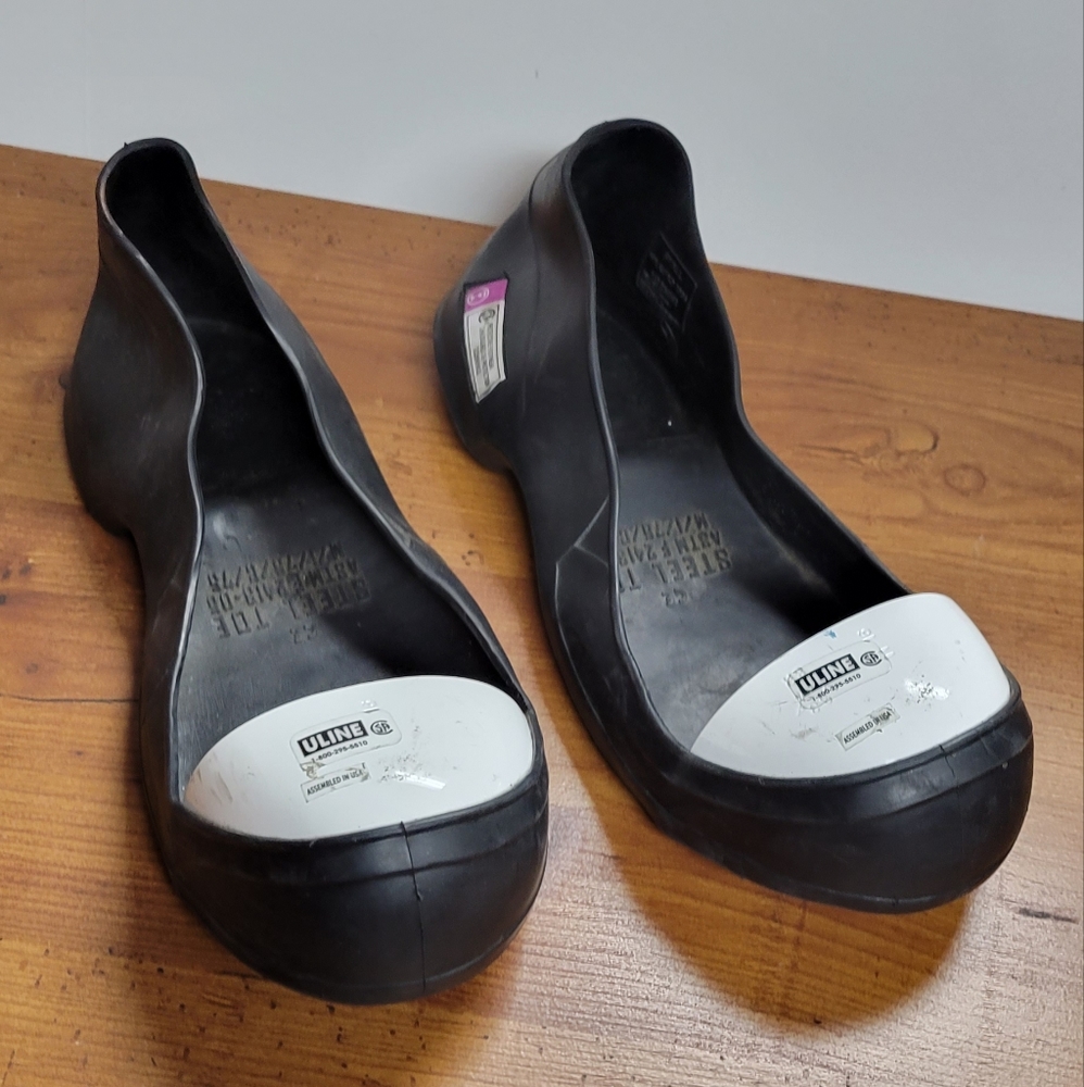 Uline steel toe slip on sz small